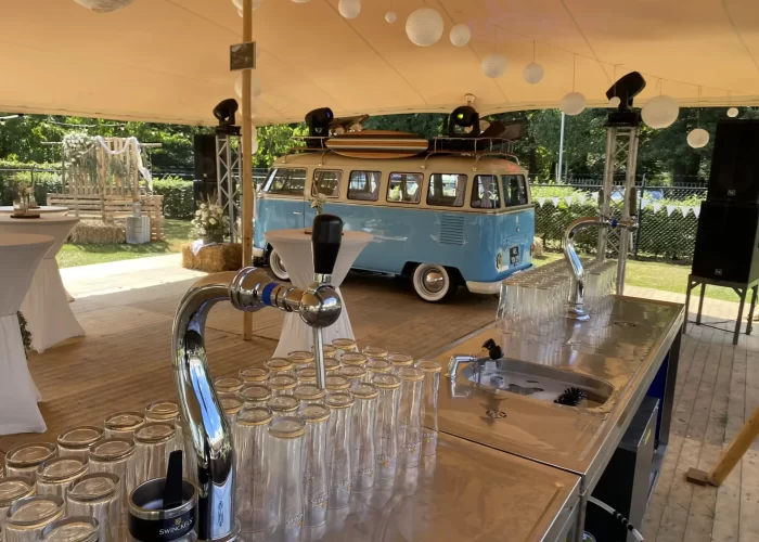 Volkswagen-bus-dj4